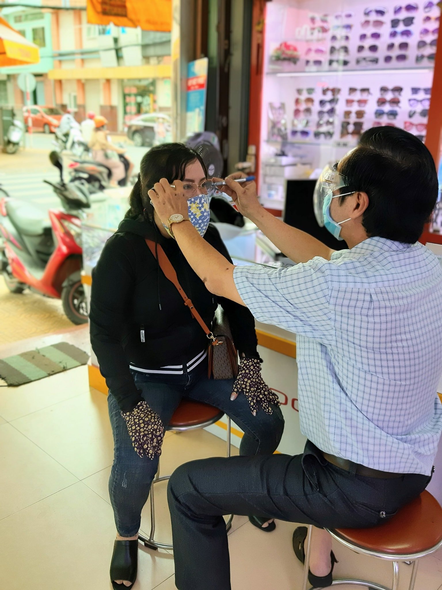Tư vấn về kính đa tròng tại Sóc Trăng — Mắt kính Đức Phương Sóc Trăng