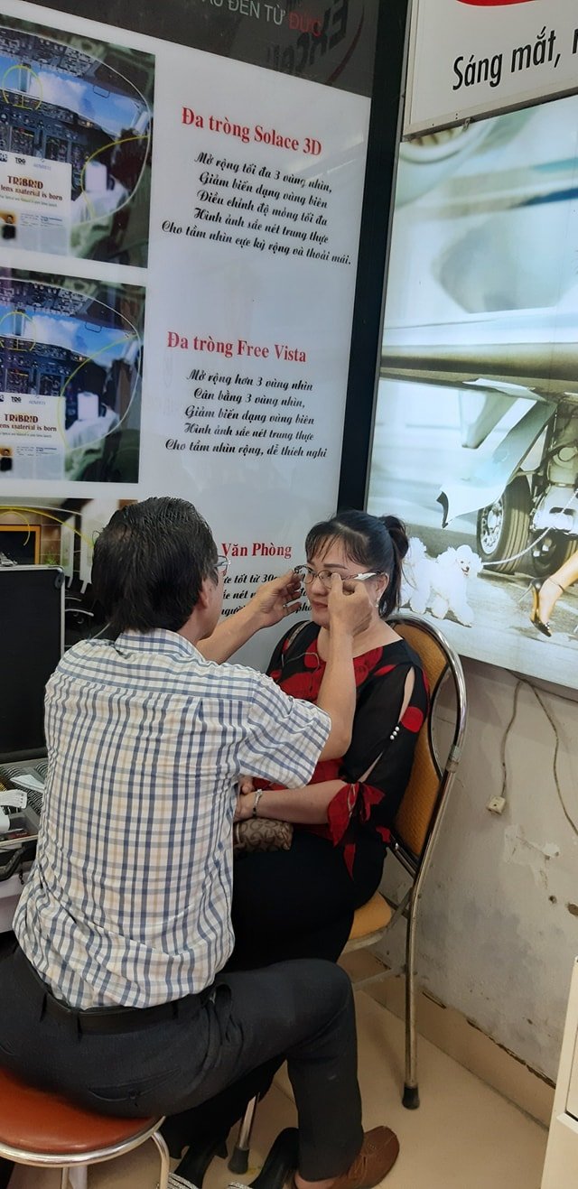 Lựa chọn kính phù hợp – Đo mắt chính xác — Mắt kính Đức Phương Sóc Trăng